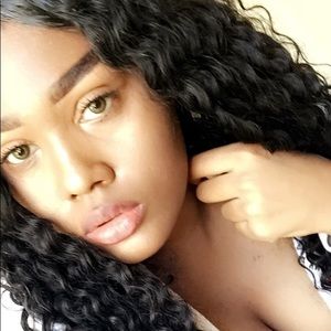 Meet your Posher, Erika